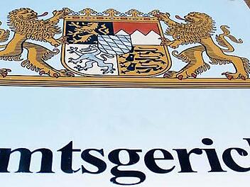 Im Kronacher Amtsgericht ging es gestern hoch her. Der Angeklagte wurde noch im Gerichtssaal abgeführt.