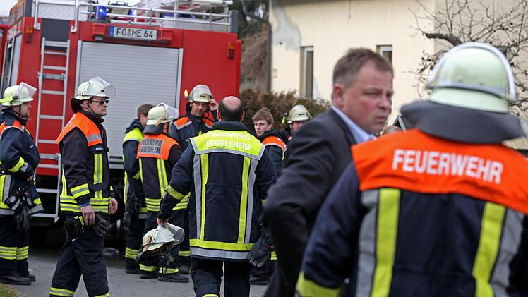 Eine Duftkerze hat am Donnerstag einen Zimmerbrand in Eggolsheim (Landkreis Forchheim) ausgelöst. Drei Menschen wurden leicht verletzt. Foto: News5 / Herse