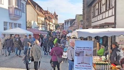 Zwischen Ansbachertor und Türmersturm wurde gefeilscht.  Fotos: Busch
