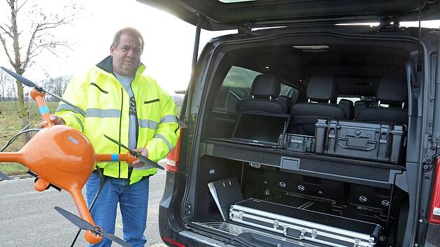 Thomas Schmidt macht sein "Flaggschiff" startklar.  Foto: Rainer Lutz