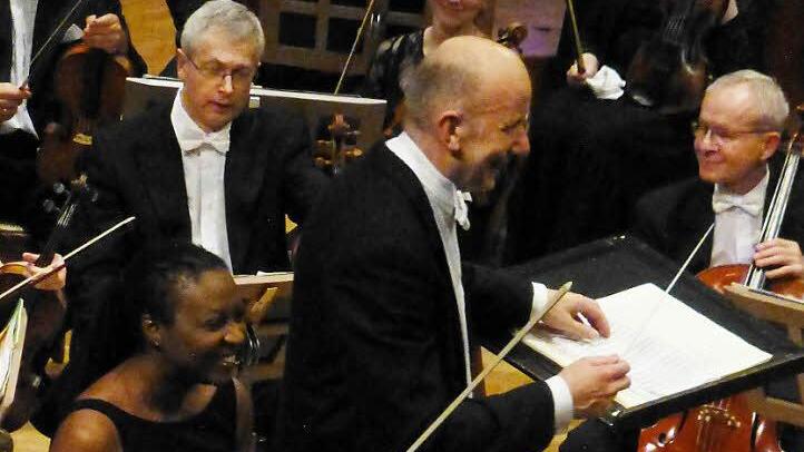 Begrüßungsapplaus: Tai Murray und Gerd Schaller. Fotos: Thomas Ahnert