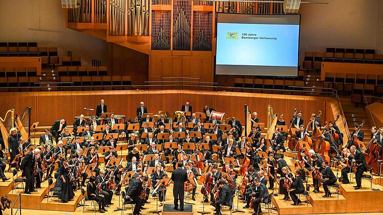 Die Bamberger Symphoniker beendeten mit einem kleinen Konzert den Festakt. Foto: Ronald Rinklef