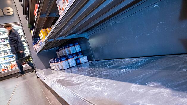 Leere Regale bei Aldi, Rewe und Co.: Ukraine-Krieg und Hamsterkäufe - all diese Produkte werden knapp