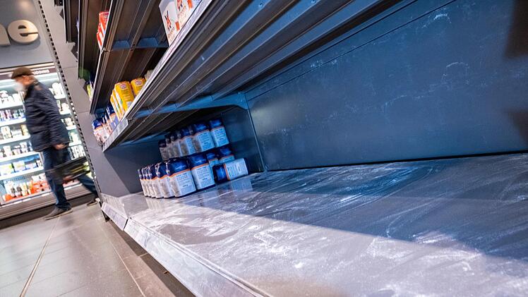 Leere Regale in Discountern