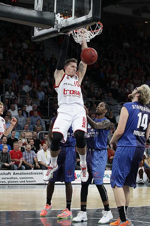 Brose gg Crailsheim 071015 18 Dunk Theis