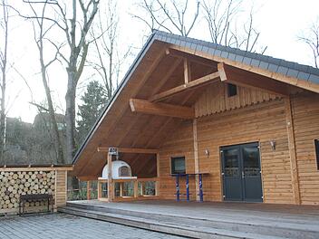 Die Feierscheune der Gebrüder Witzgall in der Knollenstraße wird zum zentralen Mittelpunkt des neuen Stadtsteinacher Weihnachtsmarktes Sonn< Adam