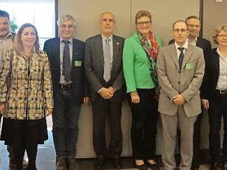 Gespräch auf Augenhöhe (von links): Jose Alegre Seoane, Wolfgang Schultheiß, Claudia Olazabal, Hans Rebelein, Humberto Delgado Rosa, Monika Hohlmeier, Martin Erhardsberger, Nobert Lins, Anette Herbster und Jürgen Maurer Foto: privat