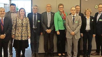 Gespräch auf Augenhöhe (von links): Jose Alegre Seoane, Wolfgang Schultheiß, Claudia Olazabal, Hans Rebelein, Humberto Delgado Rosa, Monika Hohlmeier, Martin Erhardsberger, Nobert Lins, Anette Herbster und Jürgen Maurer Foto: privat