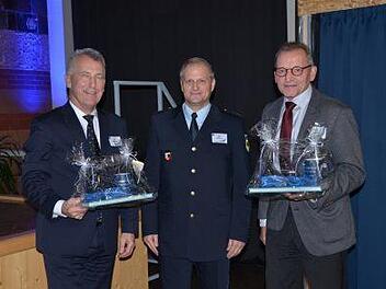 Polizeidirektor Ralf Wiegand mit den beiden Referenten Rick Weijermans (links) und Klaus Rösler (rechts).  Foto: Nico RoggePolizeidirektor Ralf Wiegand mit den beiden Referenten Rick Weijermans (links) und Klaus Rösler (rechts).  Foto: Nico Rogge