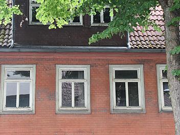 Wer durch Coburgs Innenstadt läuft, hat kein Problem, leer stehende Häuser und Wohnungen zu finden. Meist sind sie sanierungsbedürftig. Foto: Helke Renner