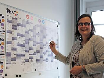 VHS-Leiterin Annegret Kestler und die Mitarbeiter der VHS Kronach haben das Programm für das Herbst/Winter Semester lange geplant.  Foto: F. Rieger