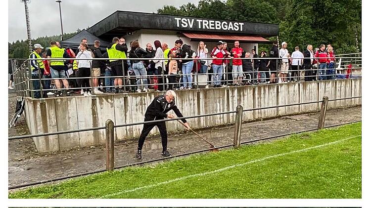 Trebgast: Sturm deckt Dach von Turnhallendach ab - "wie ein DIN-A4-Blatt"