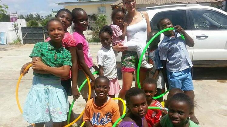 Besonders begehrt waren die Hoola-Hoop-Reifen. Fotos: privat.