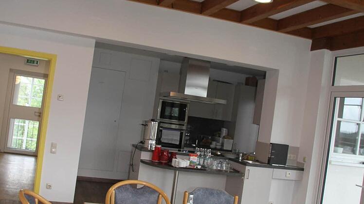 So sieht der Aufenthaltsbereich mit der Küche im fertigen Zustand aus. Foto: Sonja Adam
