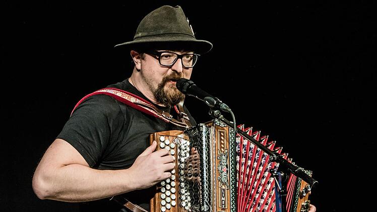 Helmut A. Binser beim Coburg-Gastspiel im "Schwarzen Bären". Foto: Jochen Berger