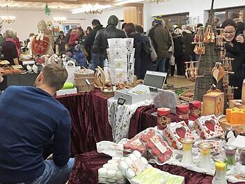 Eine Anziehungspunkt der besonderen Art war auch heuer der Adventsmarkt auf dem Kreuzberg. Foto: Regina Rinke