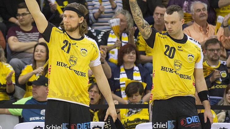 Till Riehn und Florian Billek - ein gestandenes Duo. Die Nummer 20 und 21 des HSC 2000 Coburg meldet nach wie vor Ansprüche auf einen Spitzenplatz in der 2. Bundesliga an. Mit einem Heimsieg gegen die HSG Nordhorn-Lingen wollen diese beiden Leitwölfe ihre Ambitionen am Samstag untermauern. Foto: Uwe Gick