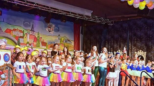 In Hirschaid wurde in der Jahn Halle kr&auml;ftig Fasching gefeiert. Foto: Daniel Lodes