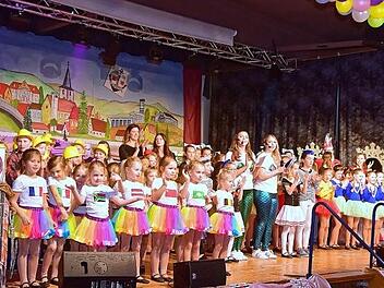 In Hirschaid wurde in der Jahn Halle kräftig Fasching gefeiert. Foto: Daniel Lodes
