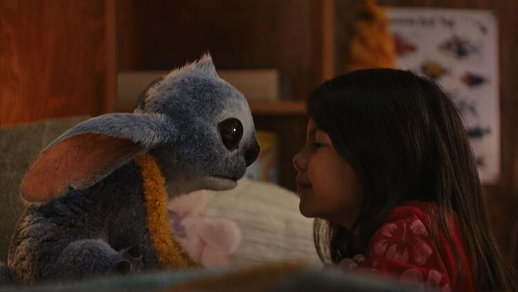 Das kleine M&auml;dchen Lilo (Maia Kealoha) w&uuml;nscht sich einen Freund - da kommt der Au&szlig;erirdische Stitch wie gerufen.