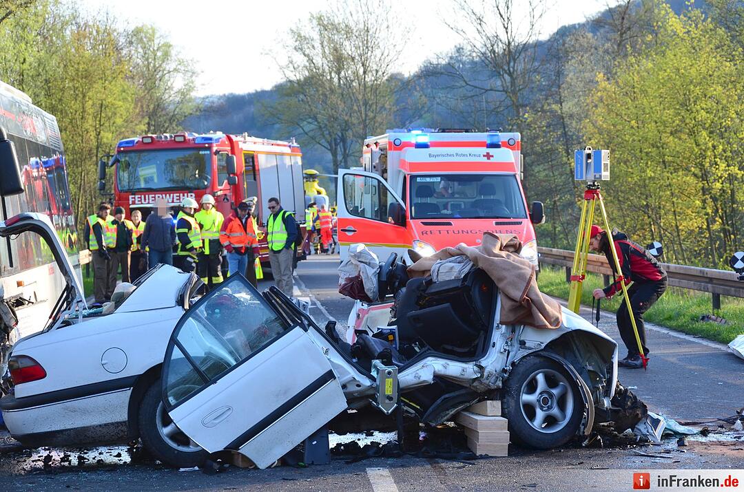 Miltenberg: Auto kollidiert mit Linenbus - ein Toter