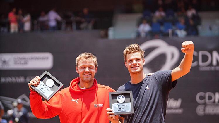 Jubelnde Sieger: Kevin Krawietz (links) und Yannick Hanfmann  Foto: privat