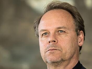 Alexander Müller-Elmau bringt zum Spielzeit-Auftakt Richard Wagners "Rheingold" auf die Bühne des Landestheaters Coburg.Foto: Jochen Berger