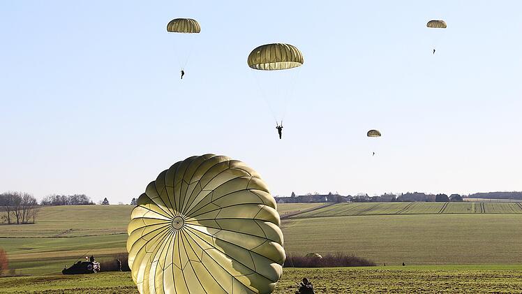 Landkreis W&uuml;rzburg k&uuml;ndigt Man&ouml;ver&uuml;bung der Bundeswehr an - wichtige Hinweise