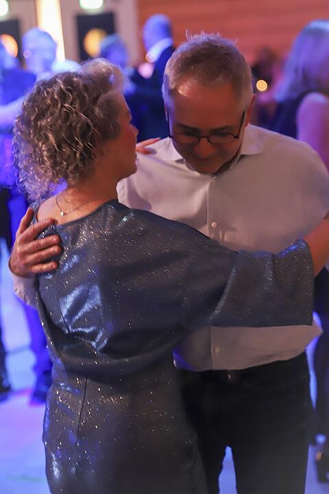 Es wurde in das Jahr 2025 gefeiert.