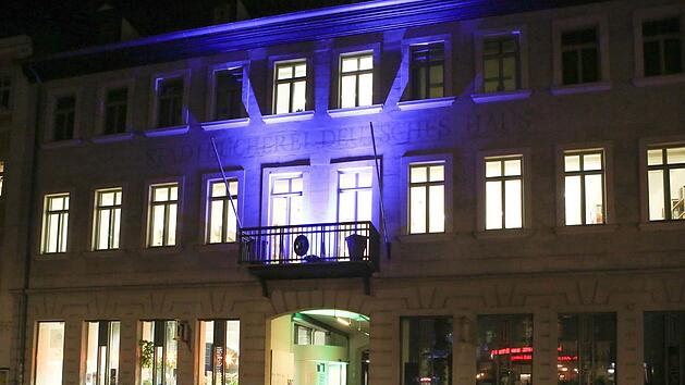 Illumination am Deutschen Haus in der Oberen K&ouml;nigstra&szlig;e Fotos: RiegerPress