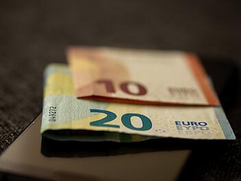 Gehalt, Einkommen, Geld, Euro, Stundenlohn, Lohn