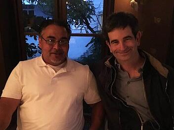 In Prag tauschte sich Regisseur René G Daniel mit dem Schauspieler und Hollywood-Produzenten Charles Matthau (rechts) über den Film "Dylan Papermoon" aus.  Foto: privat