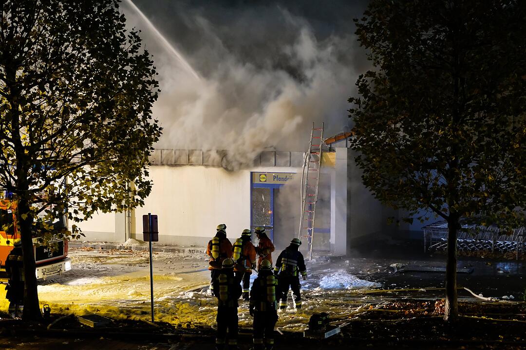 Nürnberg: Lidl brennt