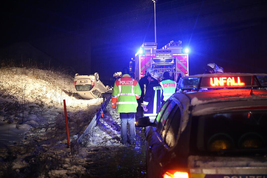 19-Jähriger überschlägt sich auf A72 bei Hof