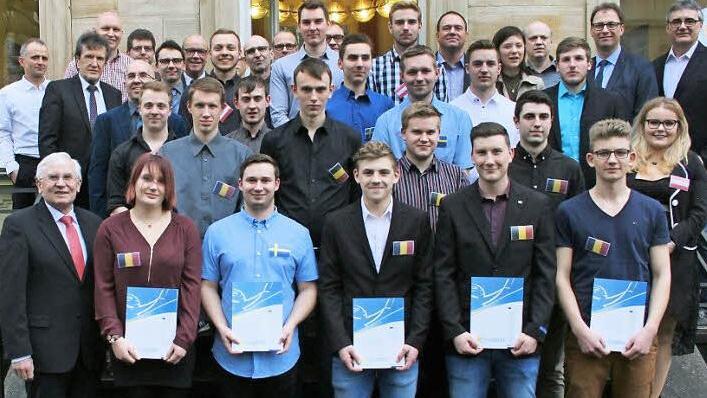 An diese Auszubildenden wurden die "europass Mobilität"-Zertifikate verliehen.  Foto: Christian Brossmann