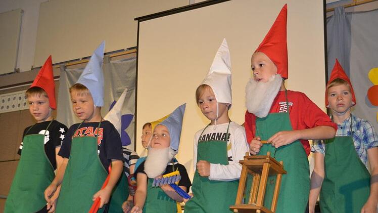 Die Zwerge marschieren nach Hause.