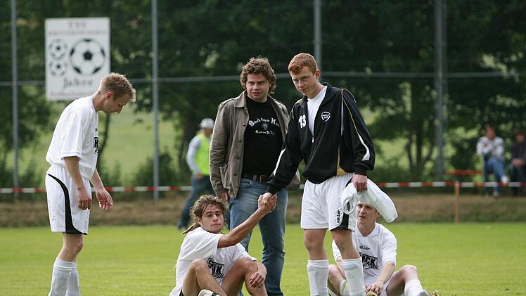 Aus und vorbei: Für die Reither (von links) Martin Trischler, seinen verletzten Bruder Matthias, Florian Stein und Christoph Kessler hat sich der Traum vom Aufstieg in die Kreisklasse nicht  erfüllt.
