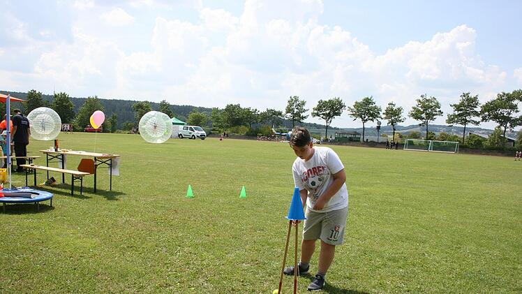 Maximilian Alig bewies Geschick beim Bauern-Golf