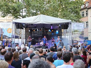 Künftig kann  am zweiten Sonntag beim  Blues- und Jazzfestival in Bamberg eingekauft werden. Foto: Riegerpress