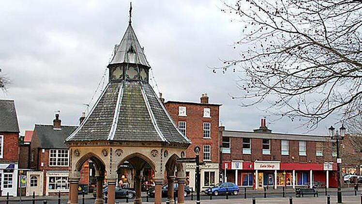 Der Marktplatz von Bingham in Mittelengland. Foto: Alan Murray-Rust/Wikipedia