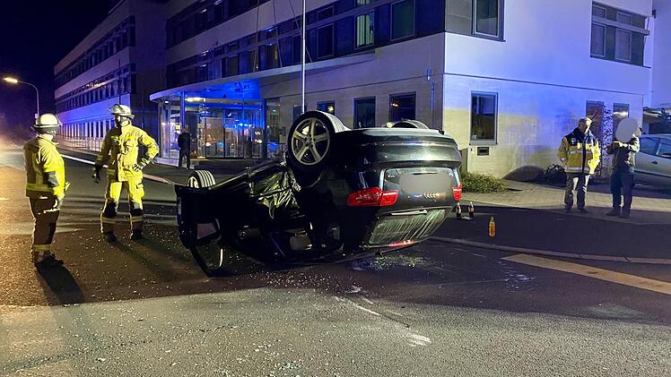 Kronach - Auto überschlägt sich