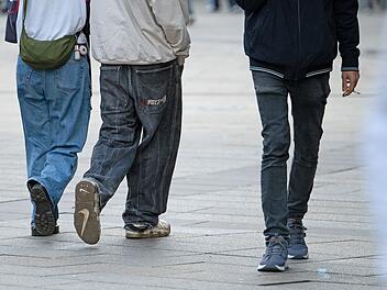 Mehr junge Menschen bleiben au&szlig;erhalb des Bildungssystems.