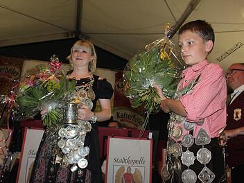 Die Privilegierte Schützengesellschaft Ludwigsstadt hat keine Nachwuchssorgen. Dies wurde auch bei der Königsproklamation deutlich. Die 21-jährige Annika Welsch und der 12-jährige Jakob Bergmann sind nun für das kommende Jahr die Regenten.