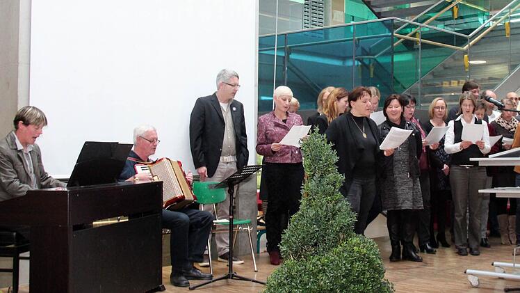 Auftritt des Lehrerschors Foto: Johanna Blum