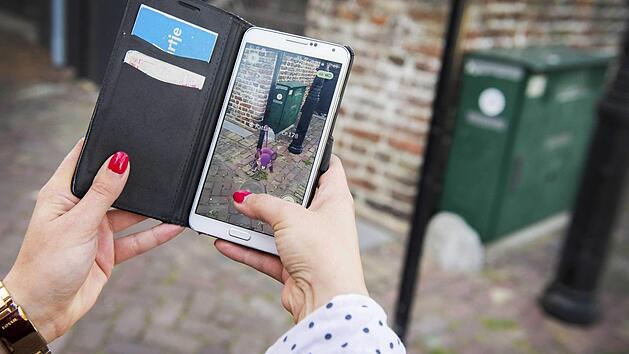 Pokemon Go f&uuml;hrt auch zu einer Renaissance des Fangerles-Spiels. Foto: Piroschka van de Wouw, dpa