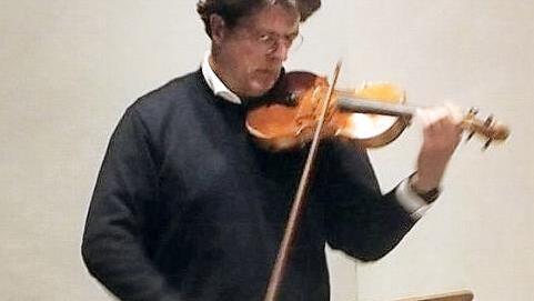 Klaus Rosenfeld ist ein versierter Violinenspieler. Foto: Manfred Welker