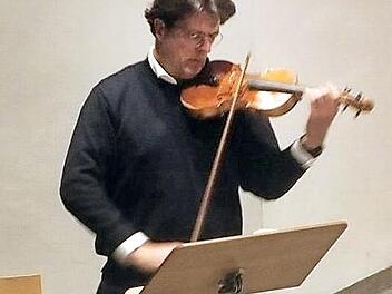 Klaus Rosenfeld ist ein versierter Violinenspieler. Foto: Manfred Welker