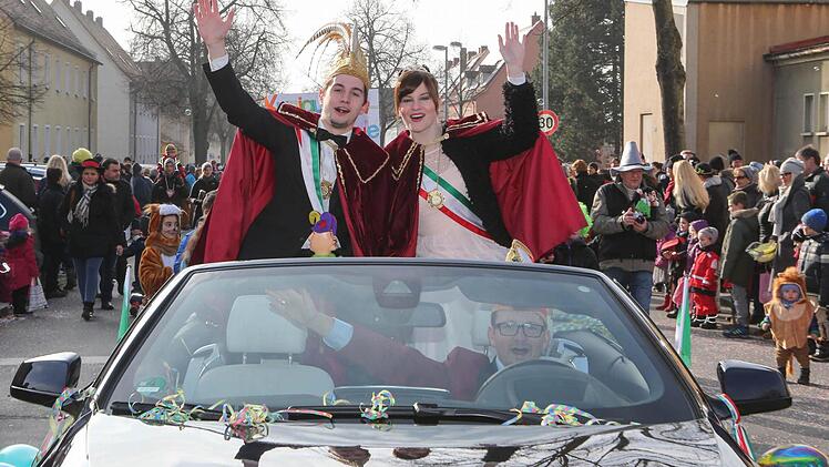 Das Memmelsdorfer Prinzenpaar Andrea I. und Maximilian I.  Foto: RiegerPress