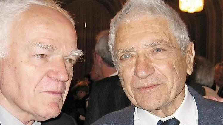 Gute Freunde: Ex-OB Georg Straus (†) und Jack Steinberger (rechts).  Foto: Archiv/ Bartl