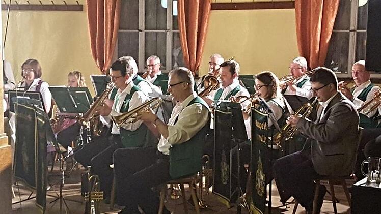 Die Blaskapelle Gereuth zeigte nach der Pause, was sie an Liedern zu ihrem Frühjahrskonzert mitgebracht hatte.Ute Klee